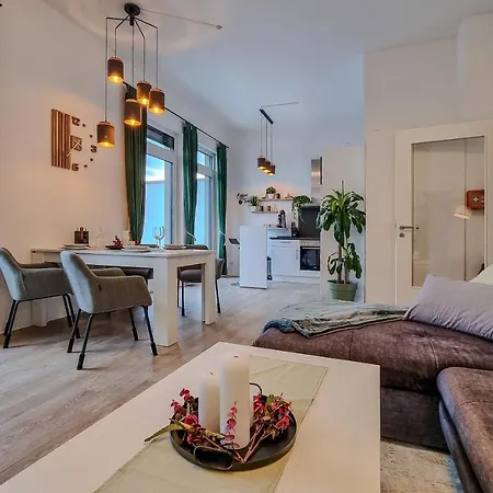 Wiluka Penthouse Mit Grosser Dachterasse -highspeed Wifi- 24std Check-in -nachhaltig Eingerichtet- Netflix